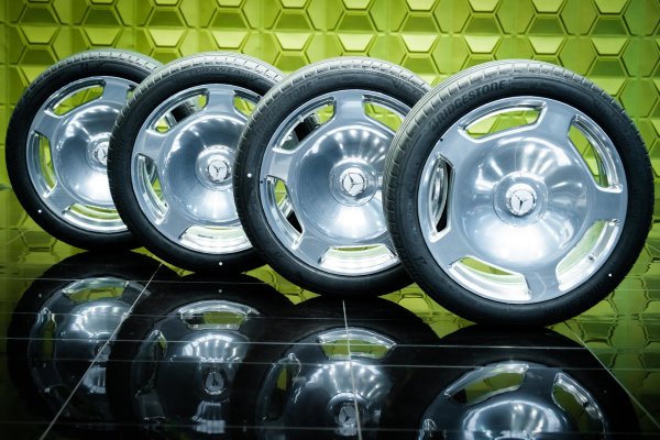 20 Zoll Maybach Sommerkompletträder für MB S Klasse W223, 3.900,00 € 